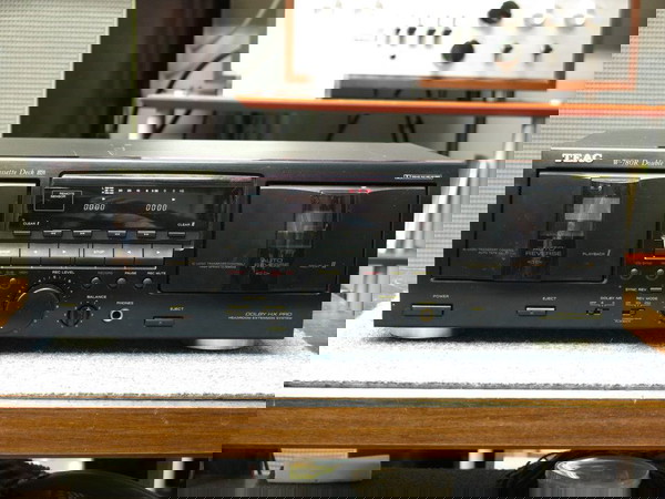 ΔΙΠΛΟ ΚΑΣΕΤΟΦΩΝΟ TEAC W-780R