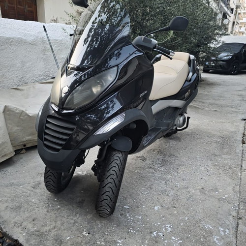 Piaggio MP3 250cc scooter