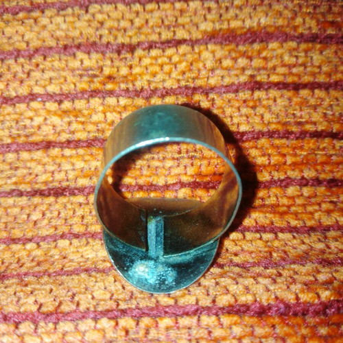 Replica ring with John and Robert Kennedy used