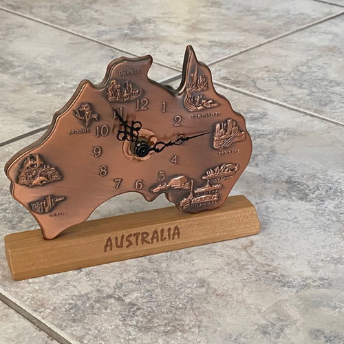 Bronze Australia-shaped clock