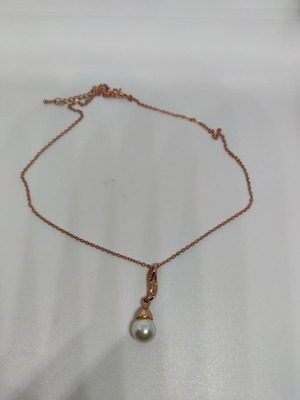 Necklace in rose gold tone with pearl, like new