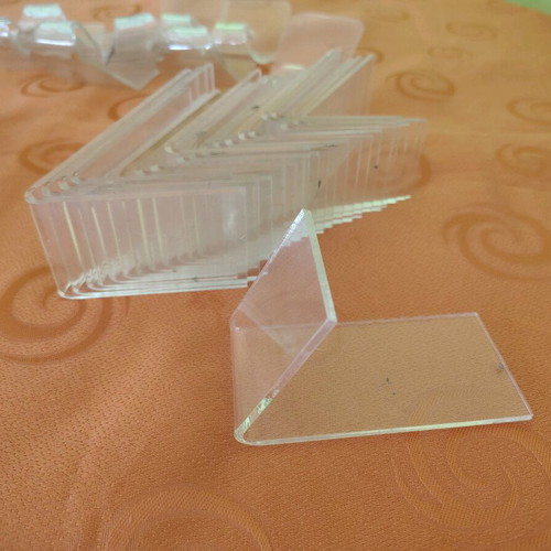 Plexi glass display bases like new, 51 pieces
