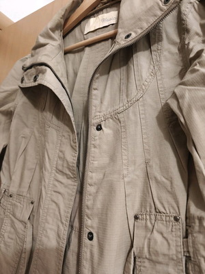 Beige trench coat Stradivarius like new with belt and zipper