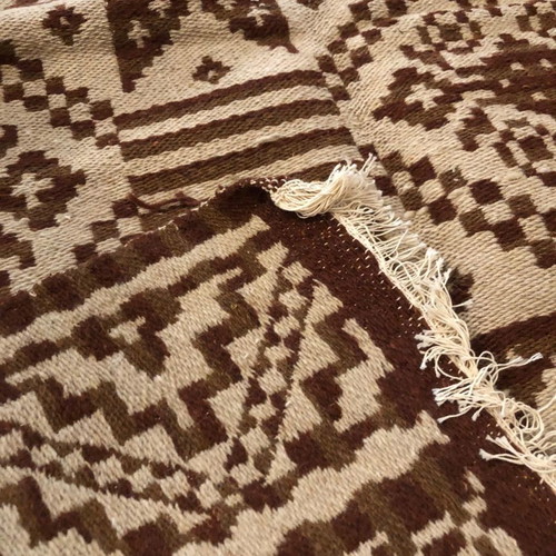Traditional wool rug brown shade new 1.90x2.60m