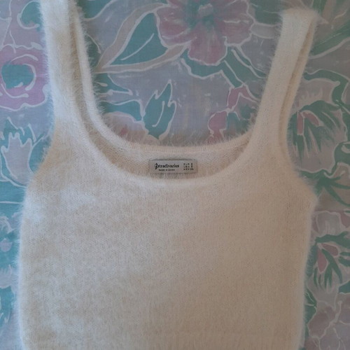 Stradivarius fuzzy crop top white like new