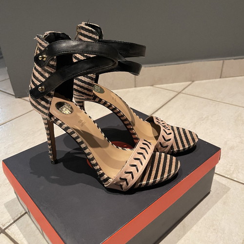 Exe sandal used in very good condition, size 40