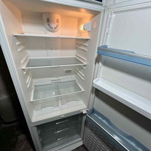 Refrigerator freezer full no frost used, good condition, fully functional