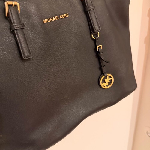 Michael Kors shoulder bag large like new, black