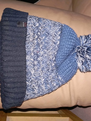 Winter warm hat Lee Cooper like new, unisex, blue