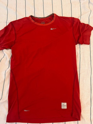 Nike Pro thermal short sleeve like new, red, size M