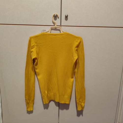 Celestino yellow sweater new, size small