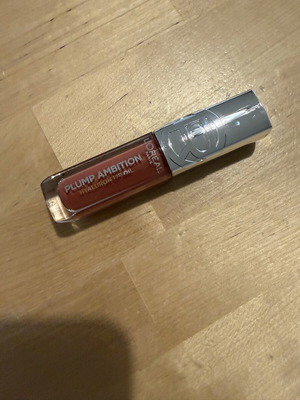 L'Oreal Paris Plump Ambition Hyaluron Lip Oil, shade 650 Nude Macaron
