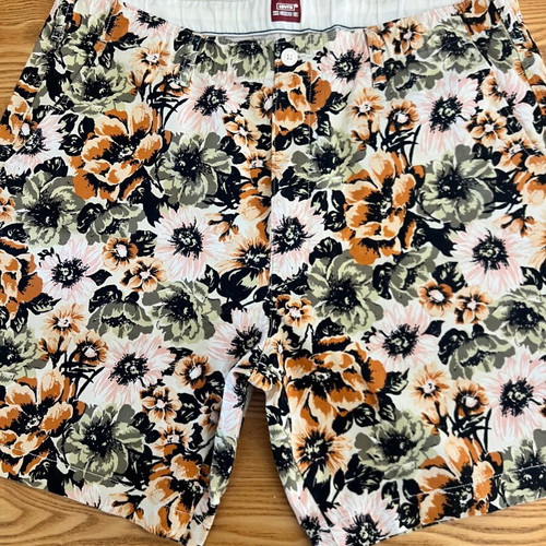Levi's floral bermuda shorts XL like new, multicolor