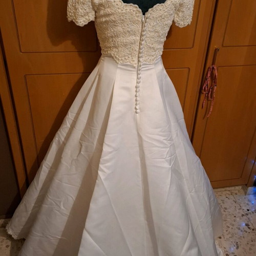 Elegant satin wedding dress new, size S-M, white