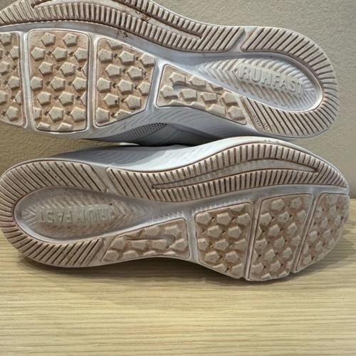 Nike kids shoes used, size 30