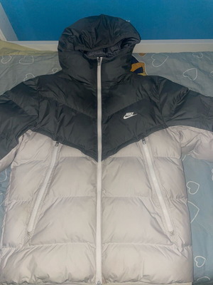 Nike Sportswear Storm-Fit Puffer used, size M, white and gray