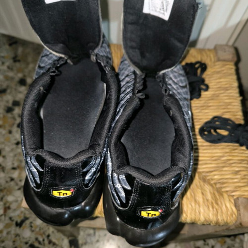 Nike Air Max Plus Tn Tuned Saint Denis 93 used, size 44, black sneakers