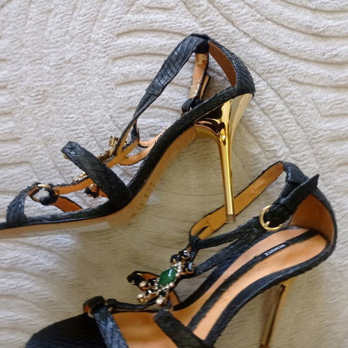 Schutz sandals size 40 leather black and gold new high heels