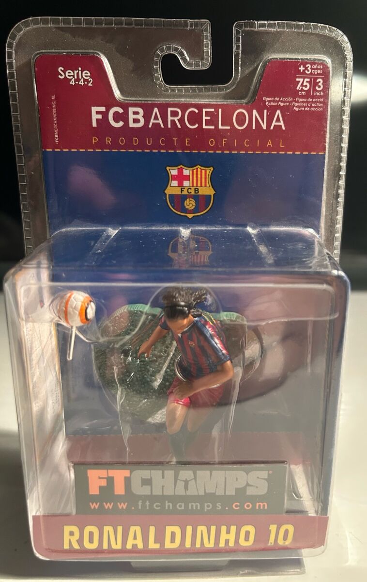 Ronaldinho collectible figure new,… - € 100,00 - Vendora.cy