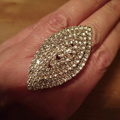 Adjustable ring impressive like new, unused