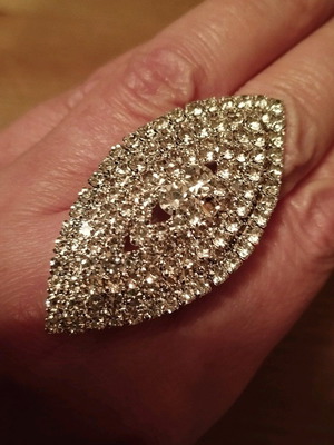 Adjustable ring impressive like new, unused