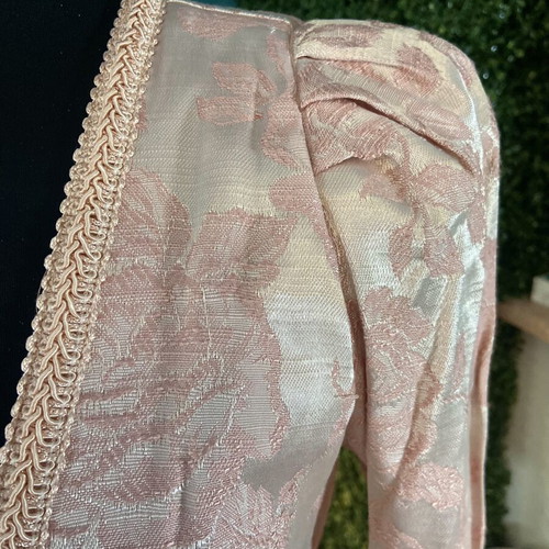 Original Vintage Salmon Pink Satin Floral Jacket like new, size S/M