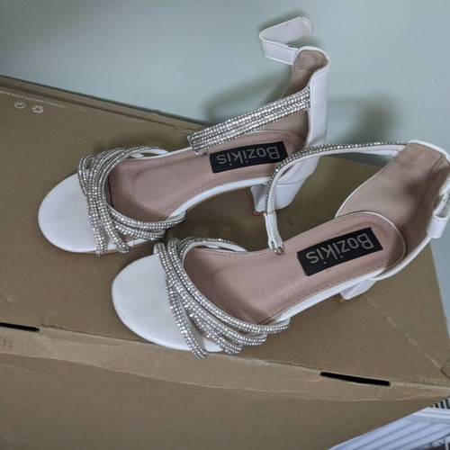 Bozikis girls' white high-heeled shoes size 31 used with rhinestones
