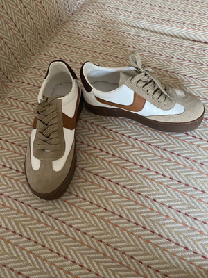 Sante sneakers like new, size 36, beige and brown