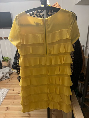 Φόρεμα με βολάν H&M μεταχειρισμένο, κίτρινο