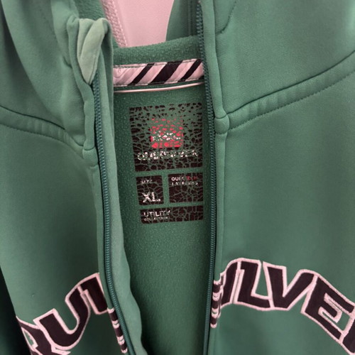 Quiksilver jacket XL used, green, thumb hole design