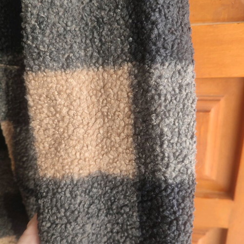 Checked coat unused, 50% viscose, one size, black and beige