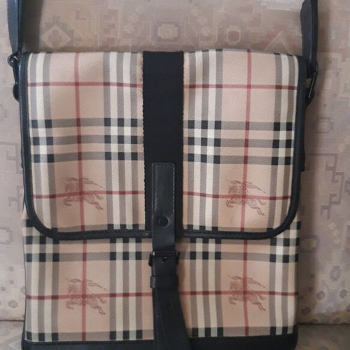 Burberry crossbody bag like new, canvas with leather details