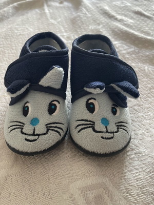 Children's slippers size 20