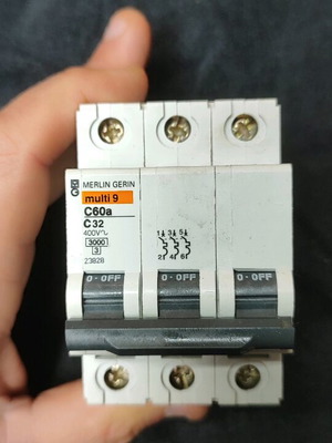 Three-pole circuit breaker 32 amp new