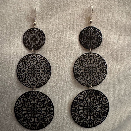 Long earrings like new, black