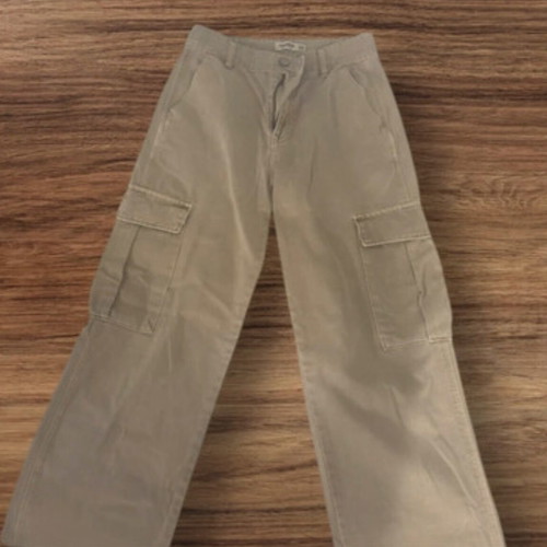 Cargo pants Pull & Bear size S 36 beige like new