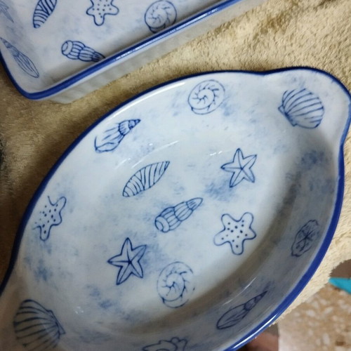Set of 4 heat-resistant cookware and bakeware like new