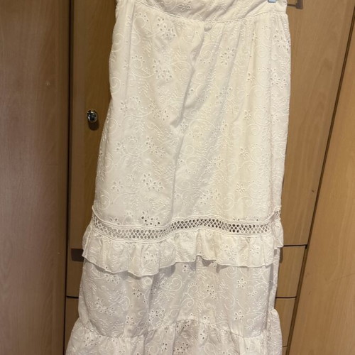 Skirt size M cotton like new, white with lining and cord