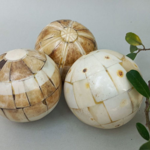 Ethnic vintage decorative spheres set, like new, handmade natural materials