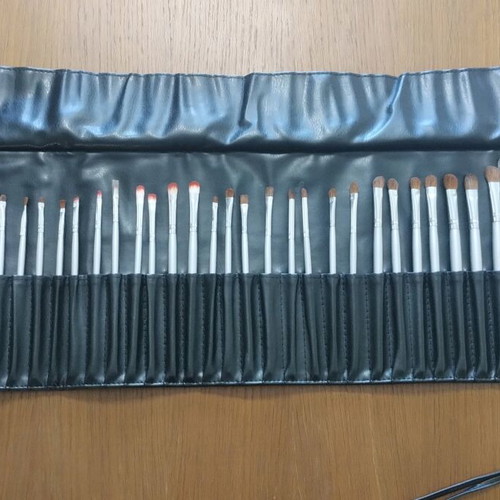 Makeup brushes used, set of 40 pieces with cleaner and accessories gift