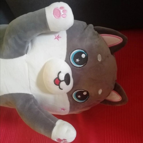 Cylindrical pillow 110cm cat like new