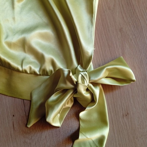 Toi&Moi satin strapless blouse lime size M like new