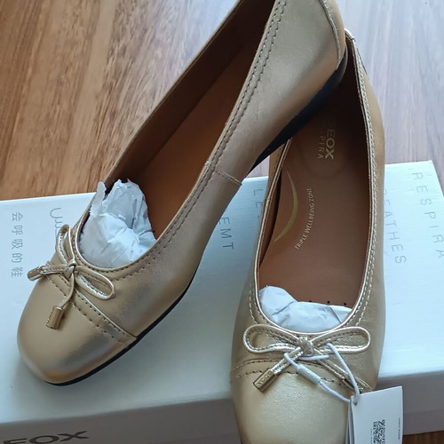 Geox ballerinas gold new, size 38