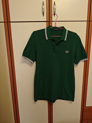Fred Perry polo shirt like new, green, size M, short sleeve