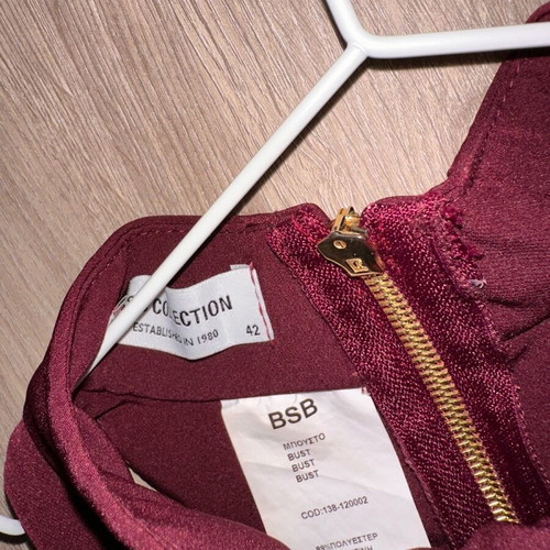Bsb medium like new, burgundy with built-in cups