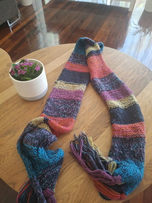 Scarf like new, comfortable and soft, multicolored