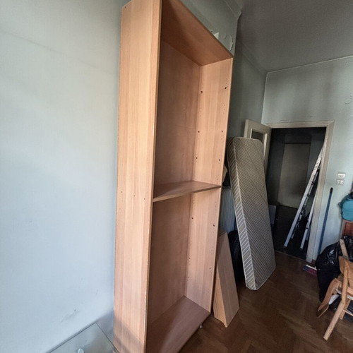 Bookcase with 8 shelves