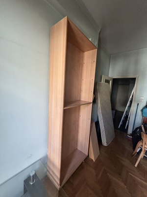 Bookcase with 8 shelves