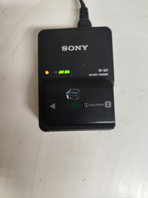 Sony BC-QZ1 charger with NP-FZ100 battery like new
