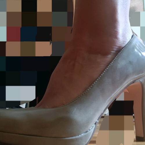 Tamaris nude beige patent leather pumps size 40 like new